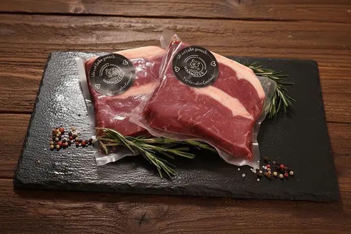 Rumpsteaks auf einer Schieferplatte